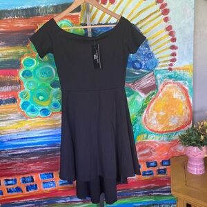 Sarin Mathews Small black Dress